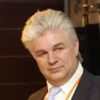 Попов Руслан Васильевич